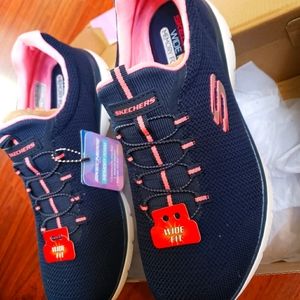 Womens Navy/Pink Skechers Sneakers